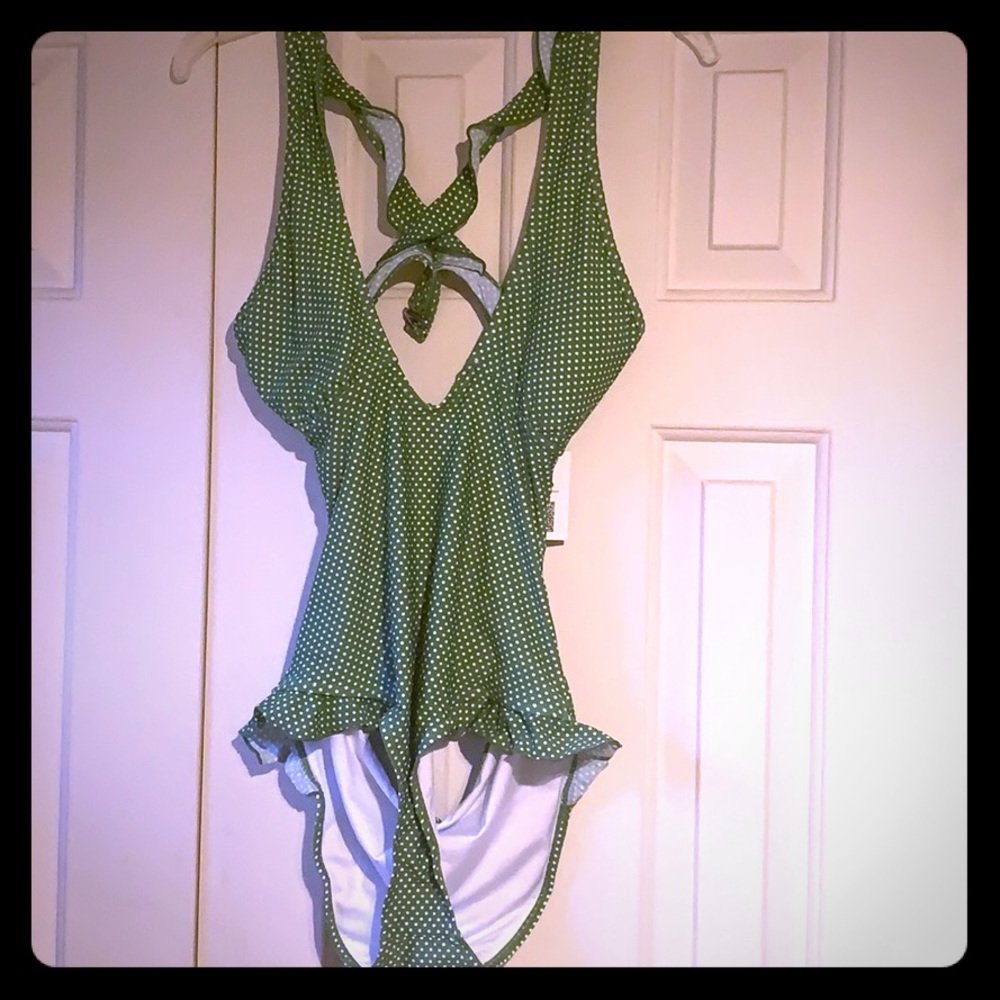 CUPSHE green suit - Never worn